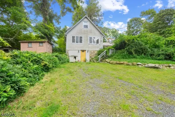 20 Pershing Ave, Jefferson Twp., NJ 07849