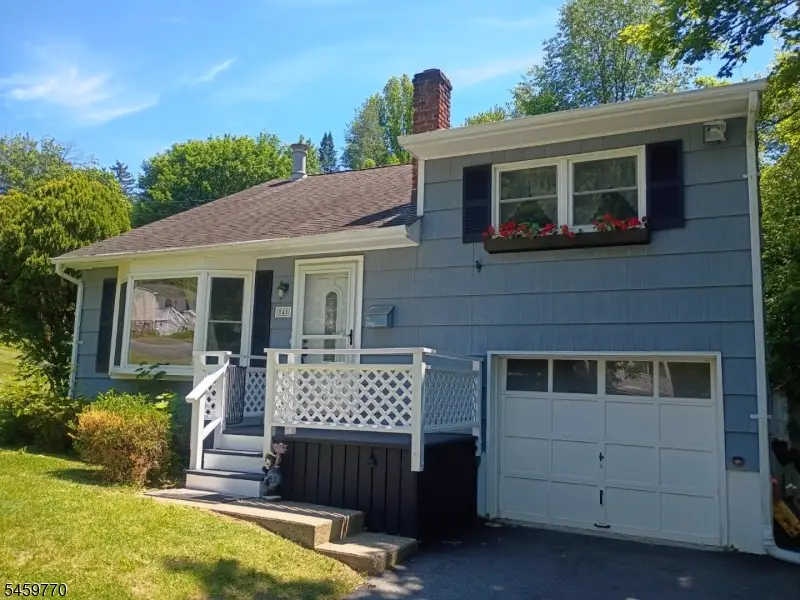 4 Adams Dr, Ogdensburg, NJ 07439 - #3