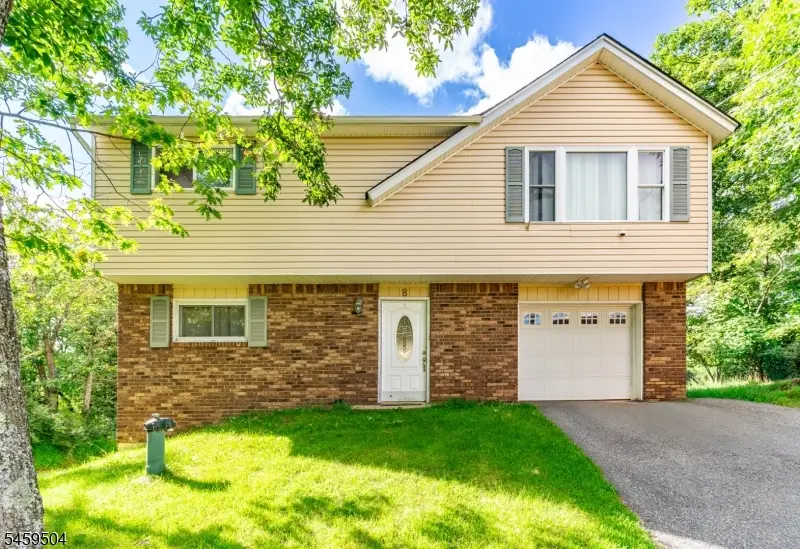 8 Rollins Trl, Hopatcong, NJ 07843 - #1