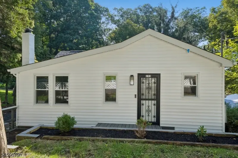 193 Monroe Trl, Hopatcong, NJ 07843 - #1
