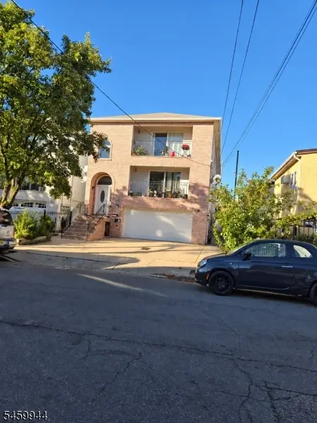 138-140 Malvern St, Newark, NJ 07105 - #3