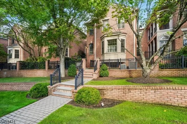 25 Norwood Avenue Unit 2 #2, Summit City, NJ 07901