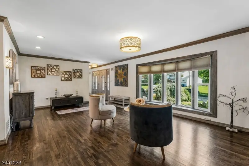 196 Hawthorne Dr, Clark, NJ 07066 - #1