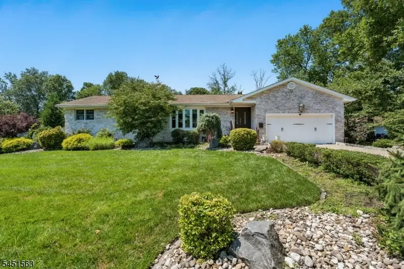 196 Hawthorne Dr, Clark, NJ 07066 - #2