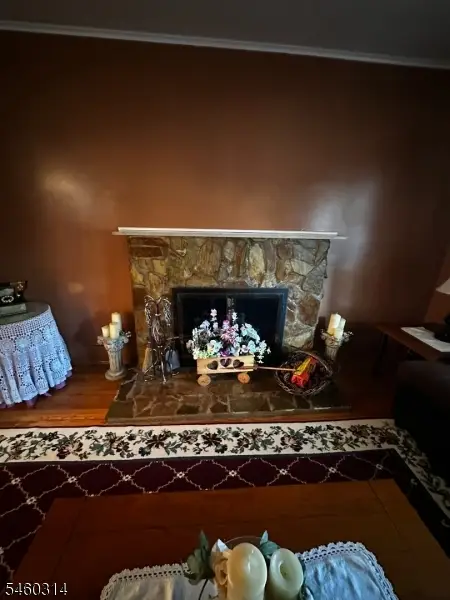 9 Halcyon Pl, Bloomfield Twp., NJ 07003