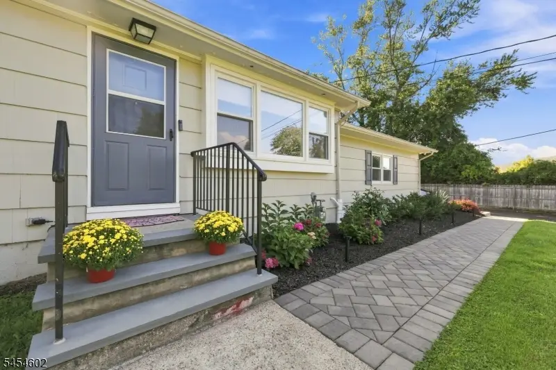 5 Old Farmers Rd, Long Valley, NJ 07853 - #1