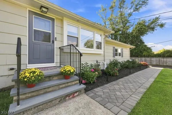 5 Old Farmers Rd, Washington Twp., NJ 07853