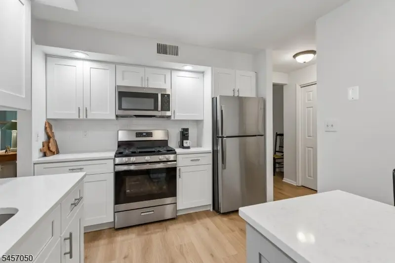 15A Heritage Dr #A, Chatham, NJ 07928 - #3