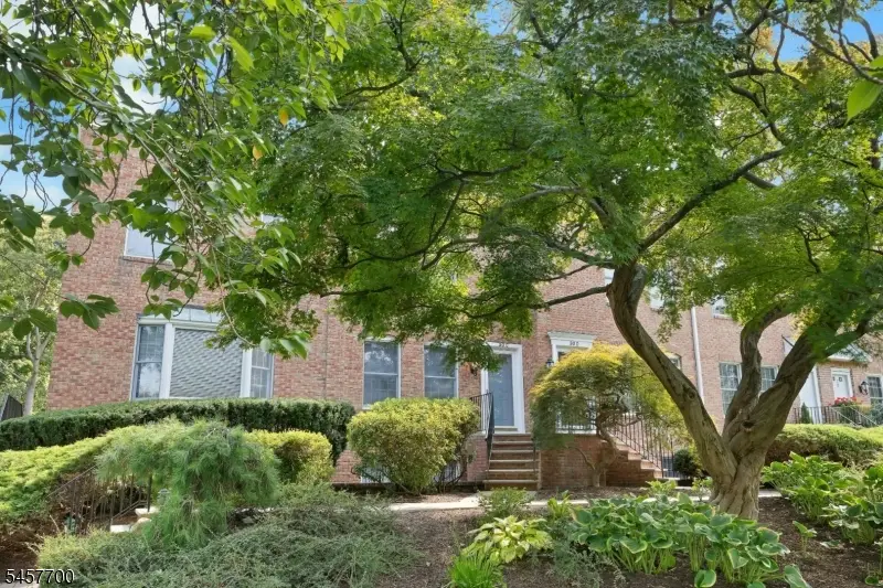 30 Elm St #30C, Summit, NJ 07901 - #2