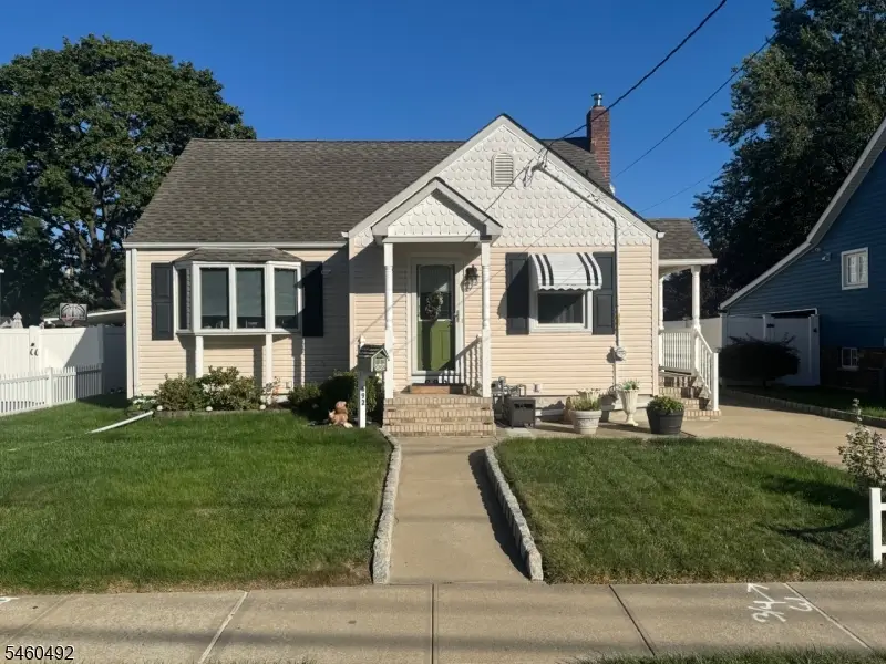 692 Hanson Ave, Perth Amboy, NJ 08861 - #1