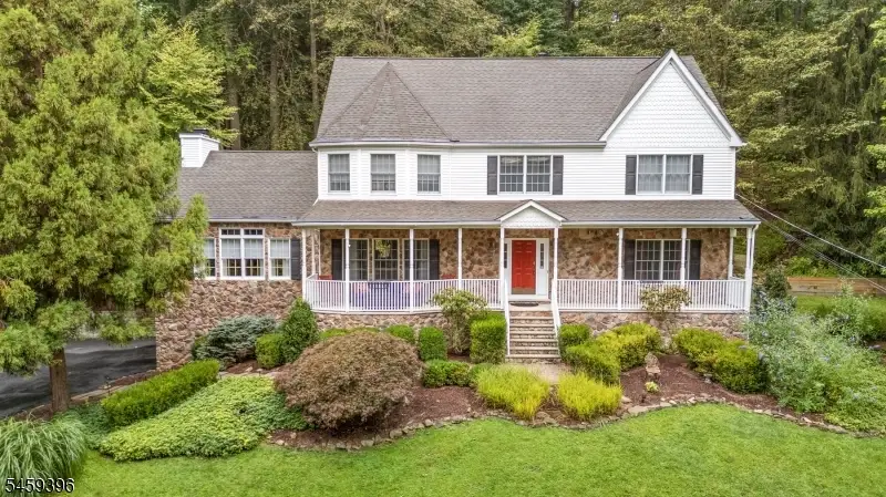 32 Sawmill Rd, Tewksbury, NJ 08833 - #1