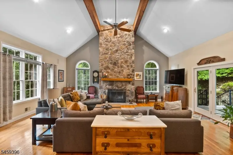 32 Sawmill Rd, Tewksbury, NJ 08833 - #3