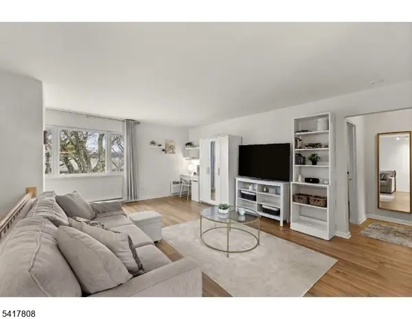 9 Wedgewood Dr #93, Verona Twp., NJ 07044