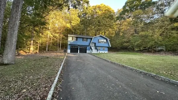 95 Longwood Lake Rd, Jefferson Twp., NJ 07438