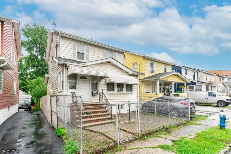 27 Philip Pl, Irvington, NJ 07111 - #1