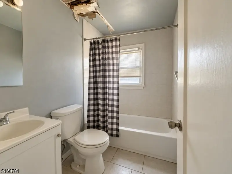 70 Lindsley Ave, Irvington, NJ 07111 - #3