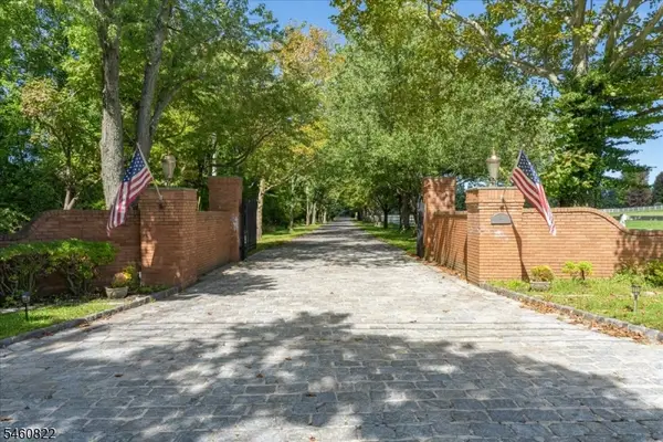 70 Sutton Rd, Tewksbury Twp., NJ 08833