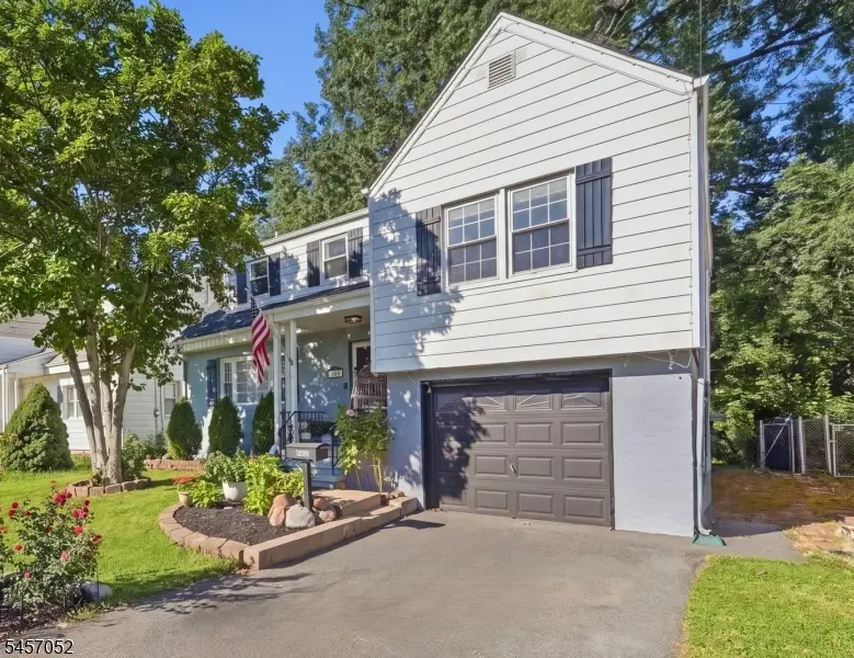 223 Woodlawn Ave, Linden, NJ 07036 - #1