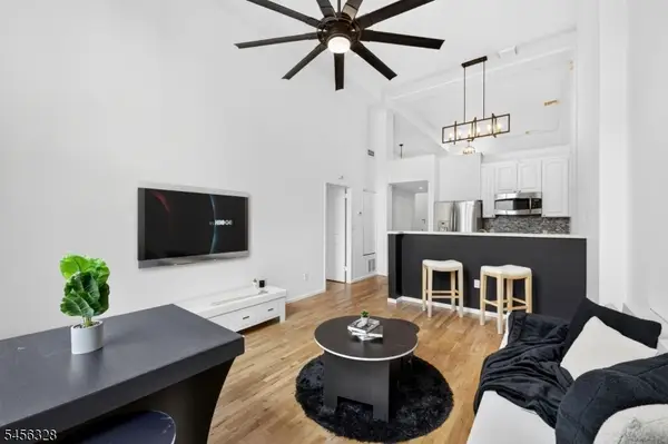 518-536 Gregory Ave 425 #425, Weehawken Twp., NJ 07086