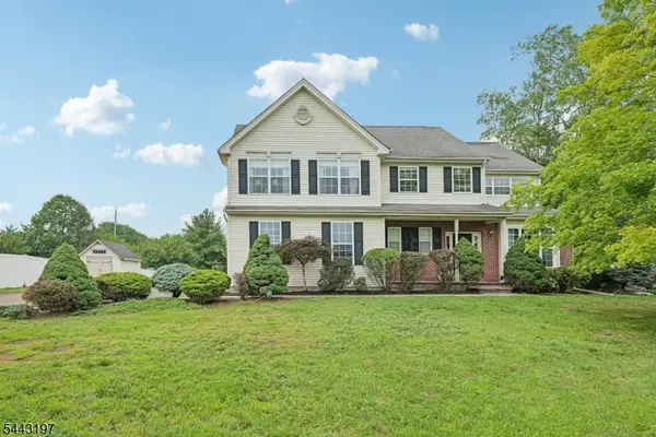 9 Rue Cezanne, Franklin Twp., NJ 08873