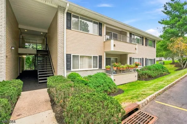 50-21 We Lindsley Road #21, Cedar Grove Twp., NJ 07009