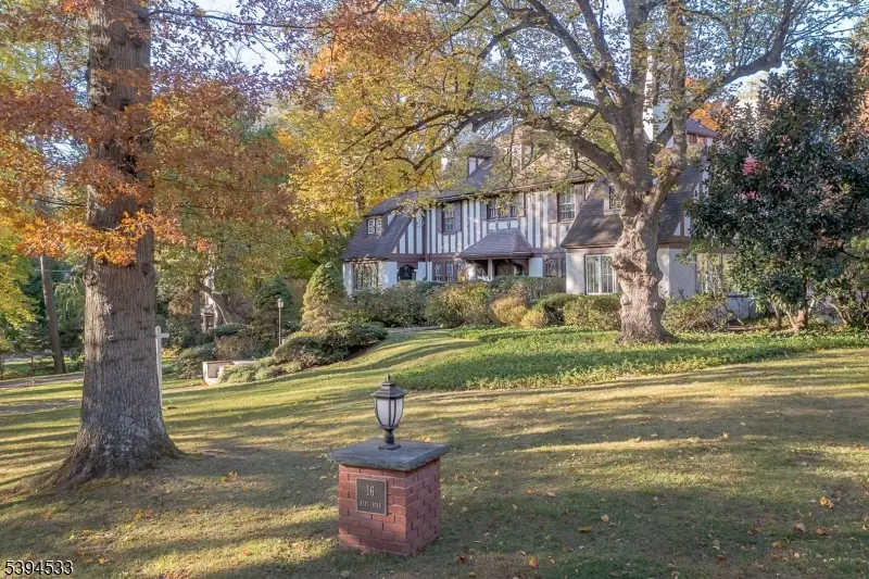 16 West Rd, Short Hills, NJ 07078 - #3
