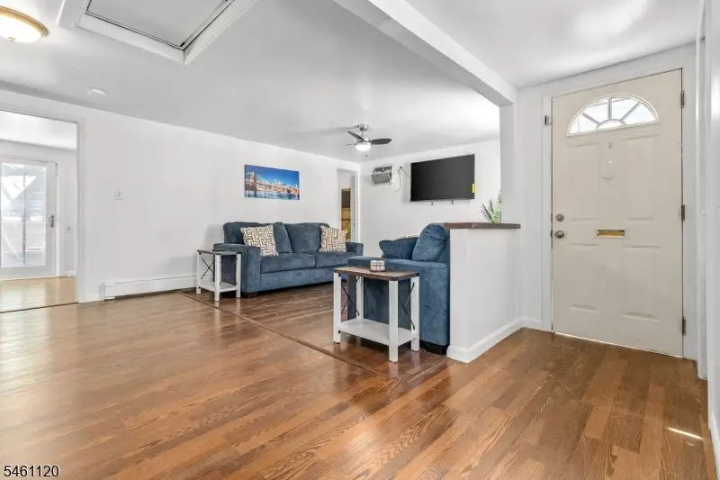 6720 Jackson St, Guttenberg, NJ 07093 - #3