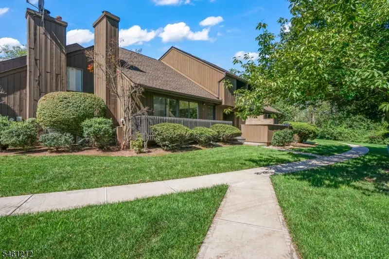 102 Kingsberry Dr, Franklin, NJ 08873 - #2