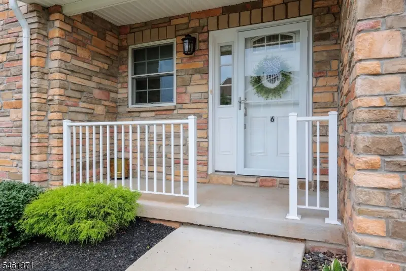 6 Harvey Ct, Clark, NJ 07066 - #3