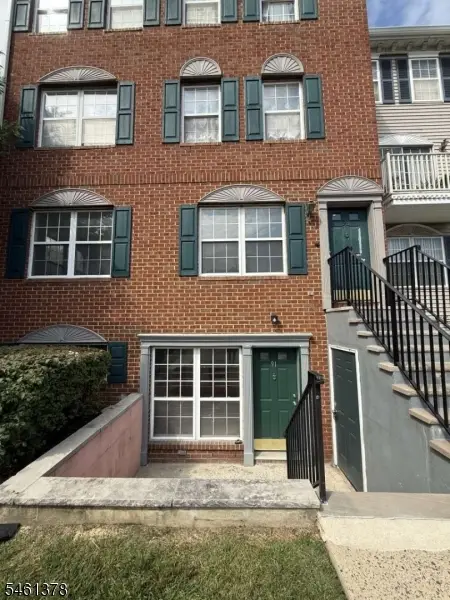 91 Callahan Ct, Newark City, NJ 07103
