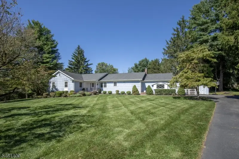 4 Brook Hollow Rd, Gladstone, NJ 07934 - #1