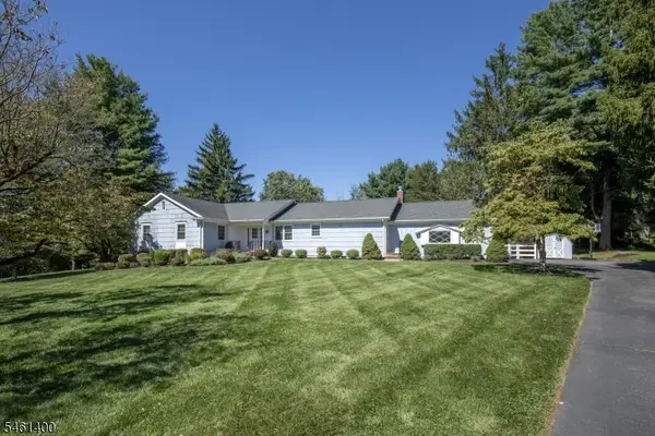 4 Brook Hollow Rd, Peapack Gladstone Boro, NJ 07934