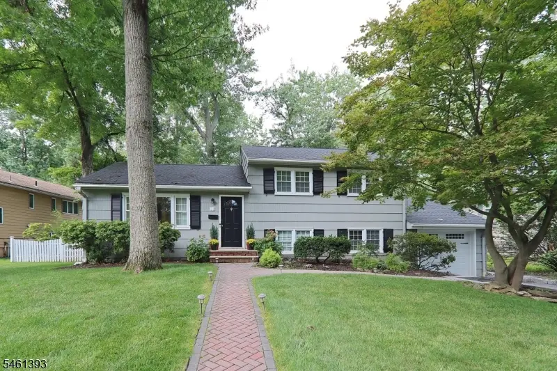 31 Karen Way, Summit, NJ 07901 - #1