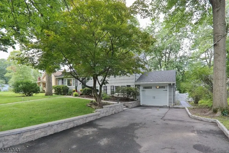 31 Karen Way, Summit, NJ 07901 - #2