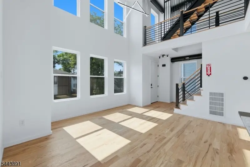 199 N Park St, East Orange, NJ 07017 - #2