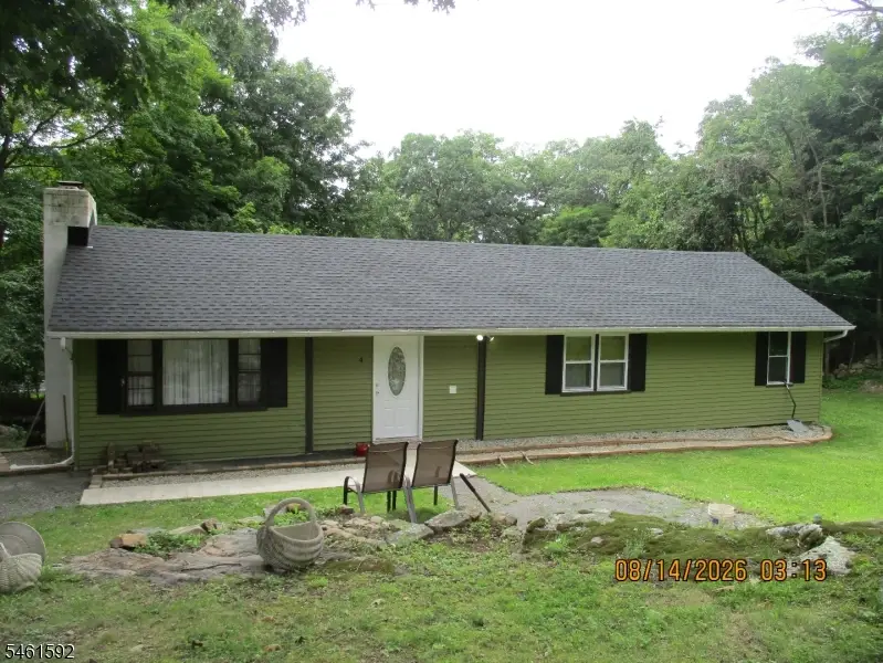 4 Mohawk Trl, Hopatcong, NJ 07821 - #2