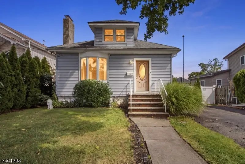 8 Pallant Ave, Linden, NJ 07036 - #1