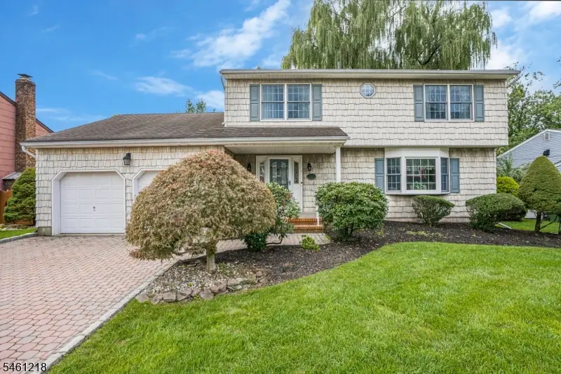 11 Woodrow Wilson Dr, Edison, NJ 08820 - #1