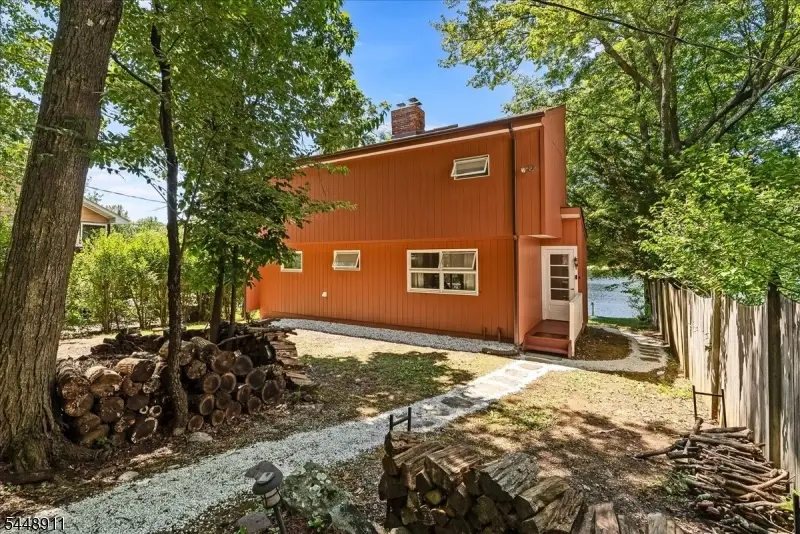 907 Plymouth Lake Dr, Stillwater, NJ 07860 - #1