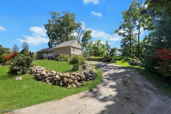 2 Kushaqua Trl, West Milford Twp., NJ 07421