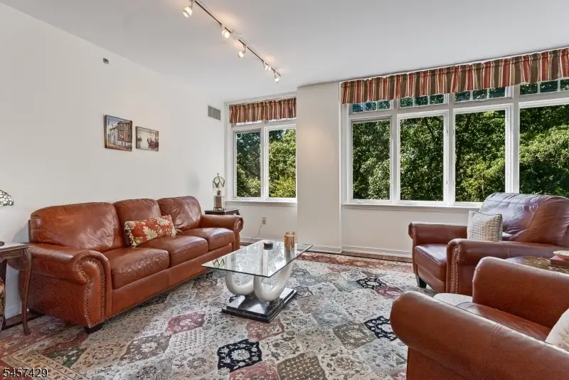 616 S Orange Ave, 4d #D, Maplewood, NJ 07040 - #2