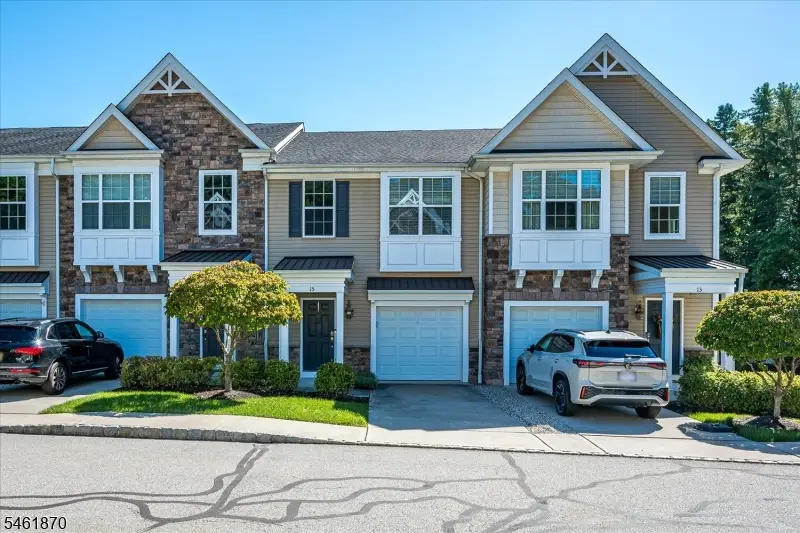 15 Bahr Cir, Verona, NJ 07044 - #1