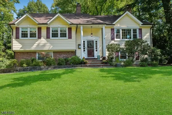 302 Woods End Rd, Westfield Town, NJ 07090