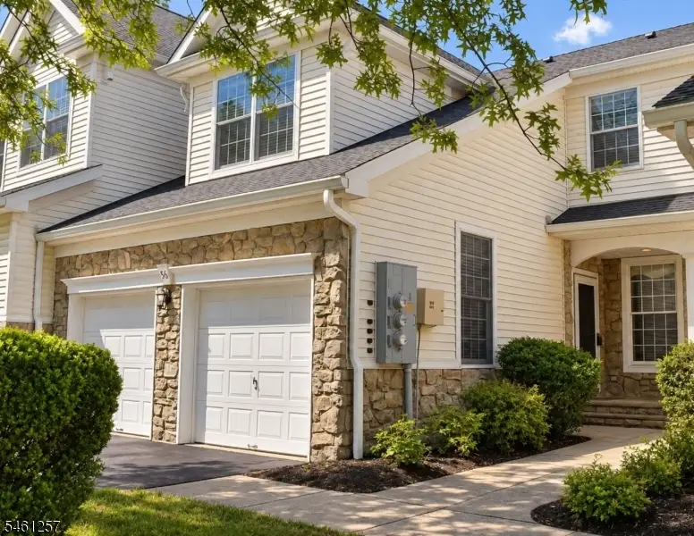 56 Westgate Dr, Clinton, NJ 08801 - #3
