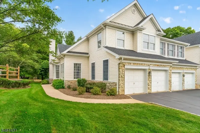 27 La Costa Dr, Clinton, NJ 08801 - #1