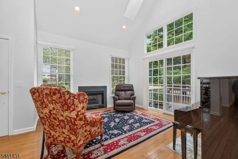 27 La Costa Dr, Clinton, NJ 08801 - #2