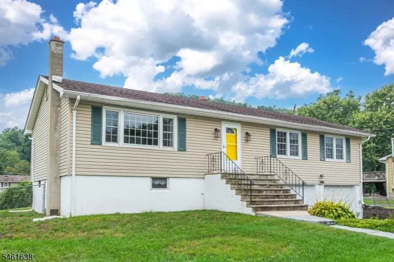 29 Thistle Ave, Glenwood, NJ 07418 - #1