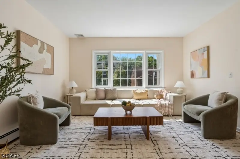 11 Wittkop Pl, Millburn, NJ 07041 - #1