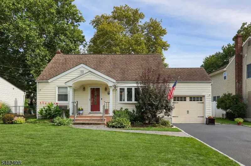 525 Princeton Rd, Linden, NJ 07036 - #1