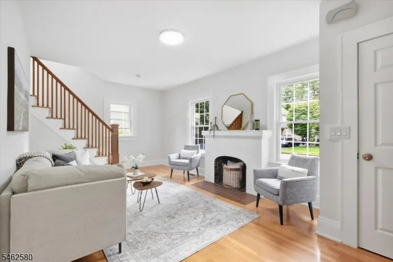 77 Meadowbrook Rd, Millburn, NJ 07078 - #3